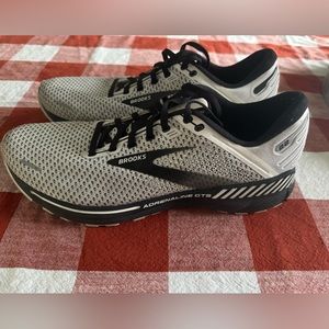 Men’s Brooks running shoes Size 12